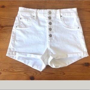 White denim shorts
Ultra high rise